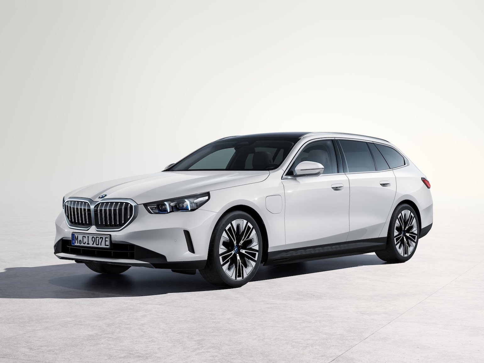 BMW celebrates triple victory at the 2026 What Car? Tow Car Awards
