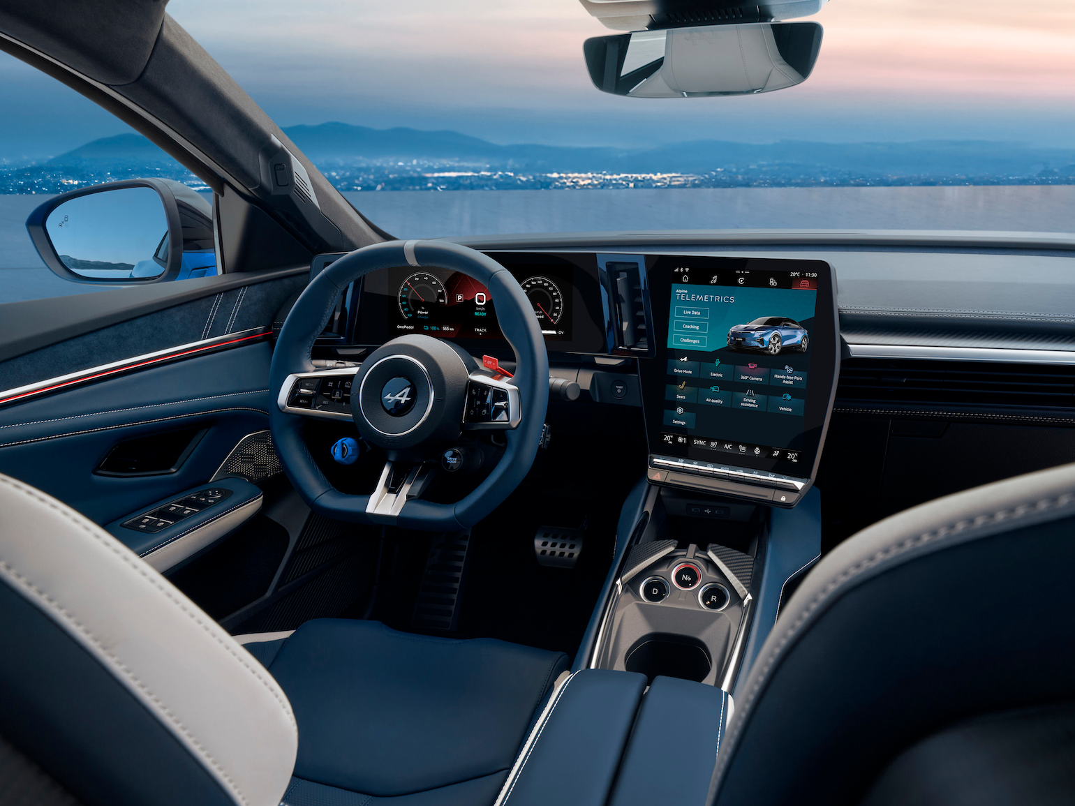 Alphine A390 interior