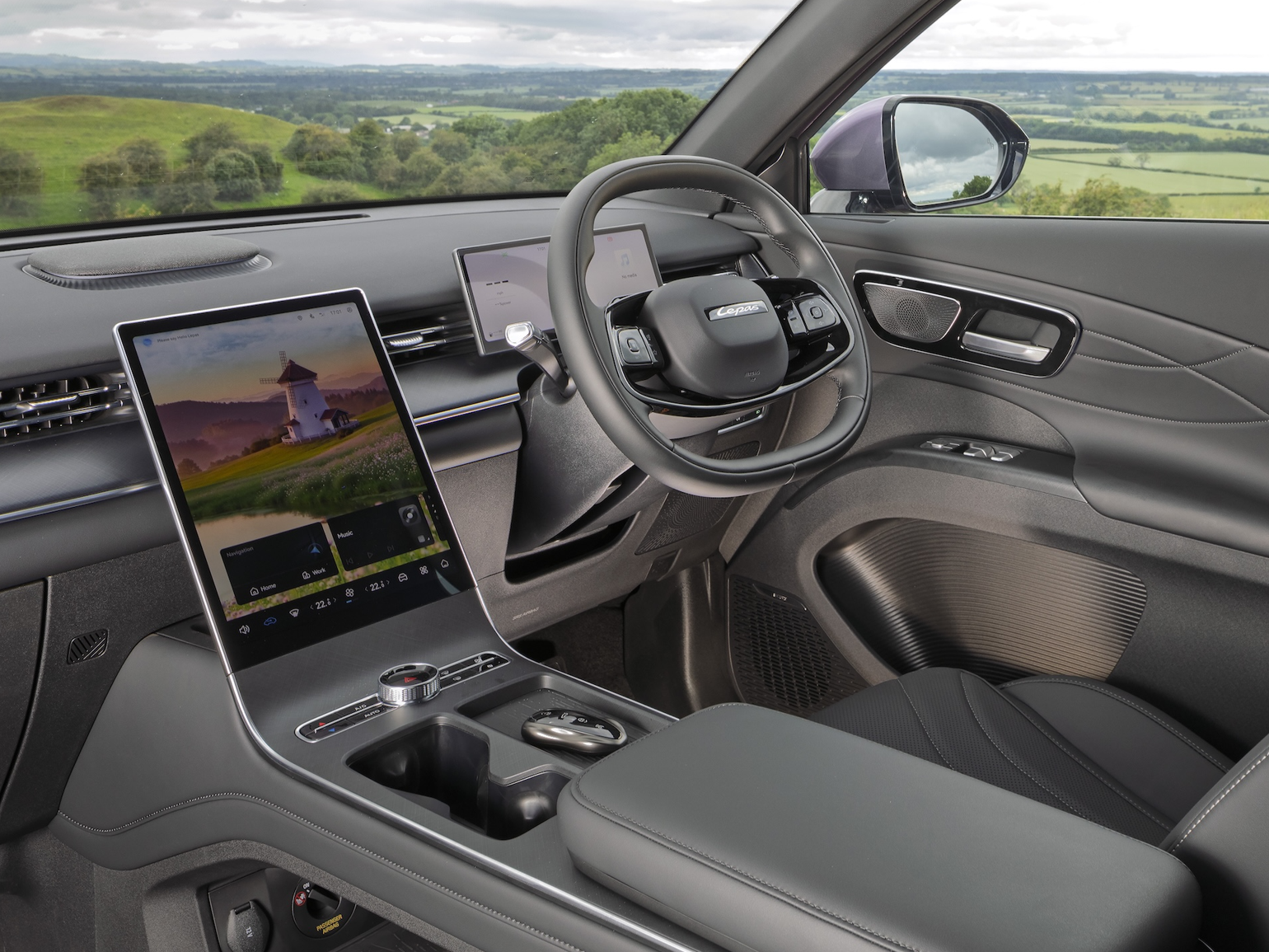 Lepas L8 interior