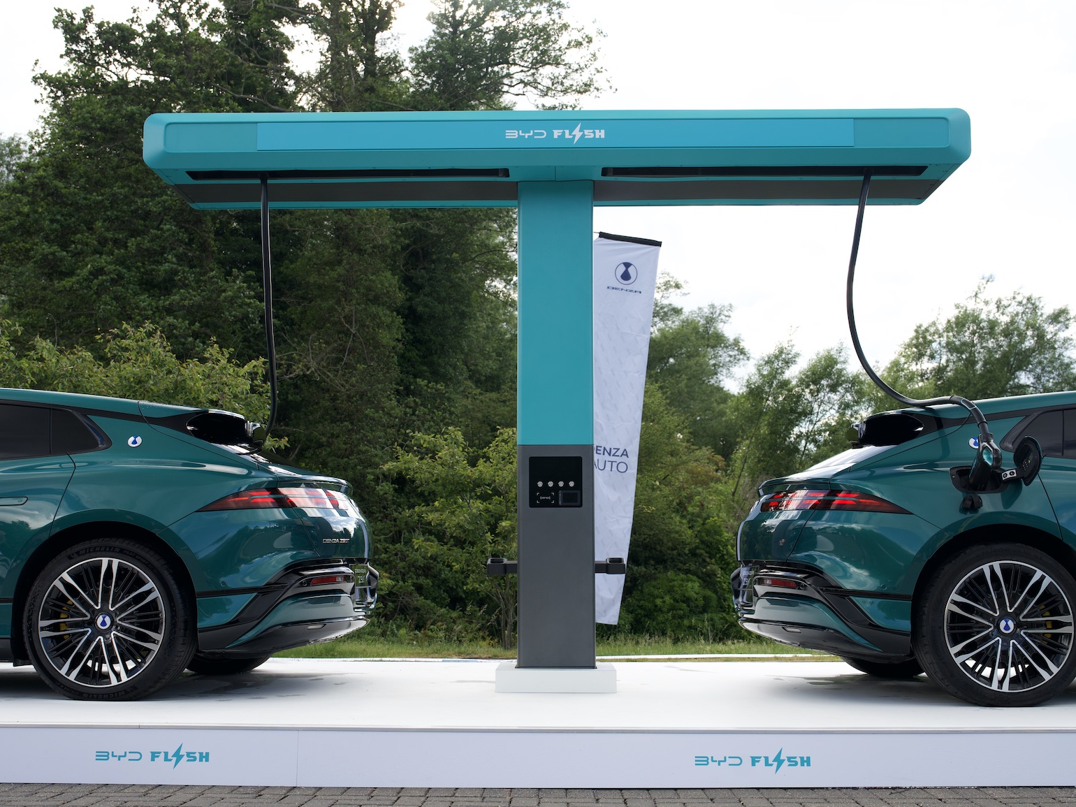 BYD introduces Flash Charging to the UK