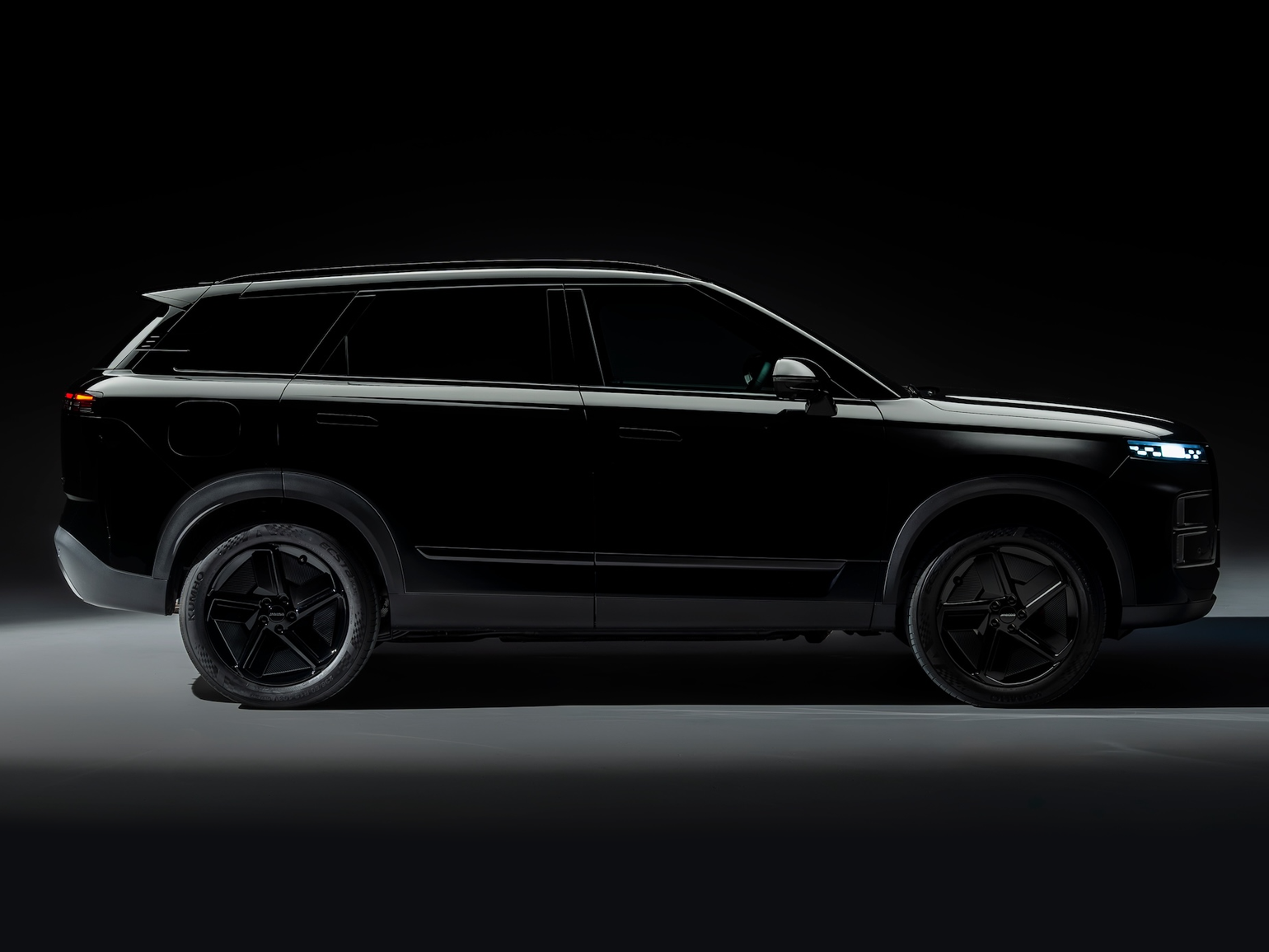 Jaecoo 7 Black Luxury Edition adds bold new styling to an expanding model range