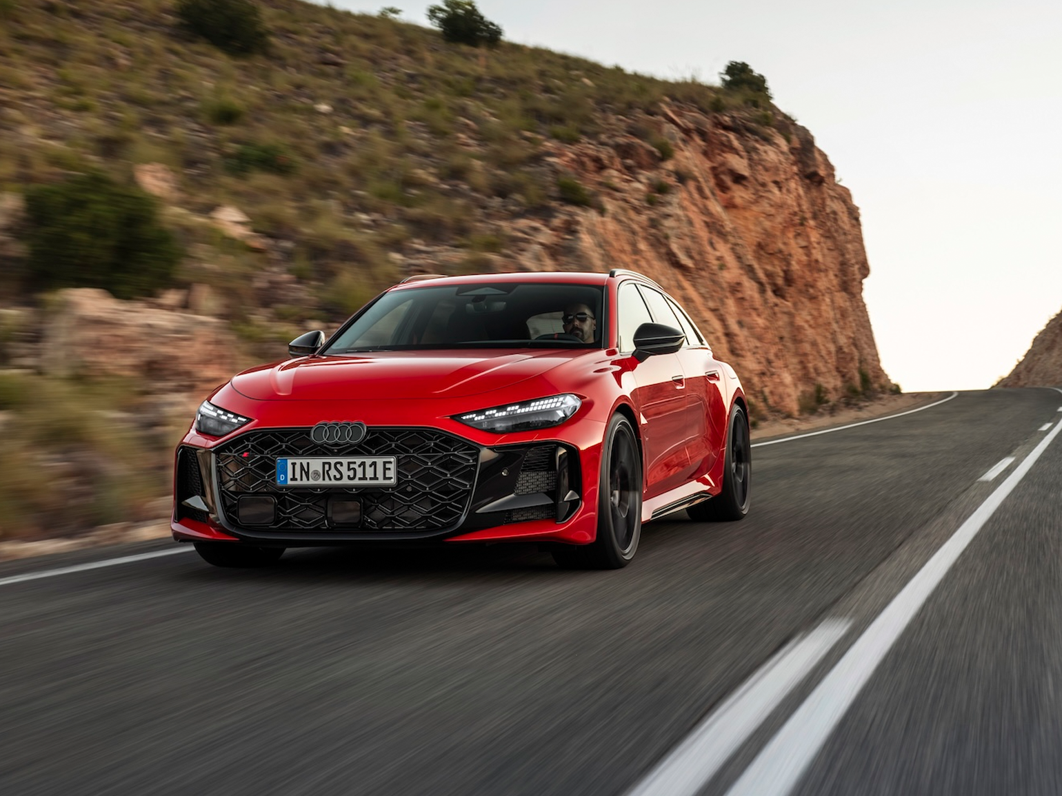 Introducing the brand-new Audi RS 5 Avant with plug-in technology