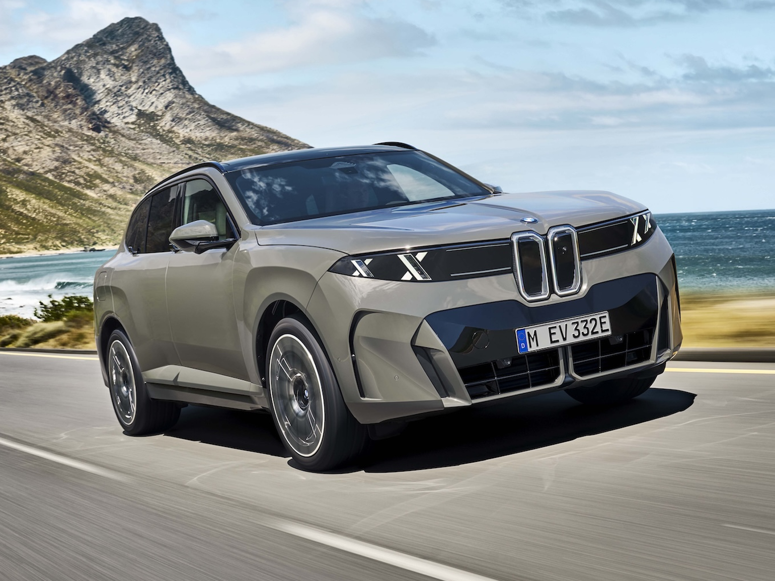 The new BMW X5: five powertrains, bold design, and an all-electric iX5 with a range of 525 miles