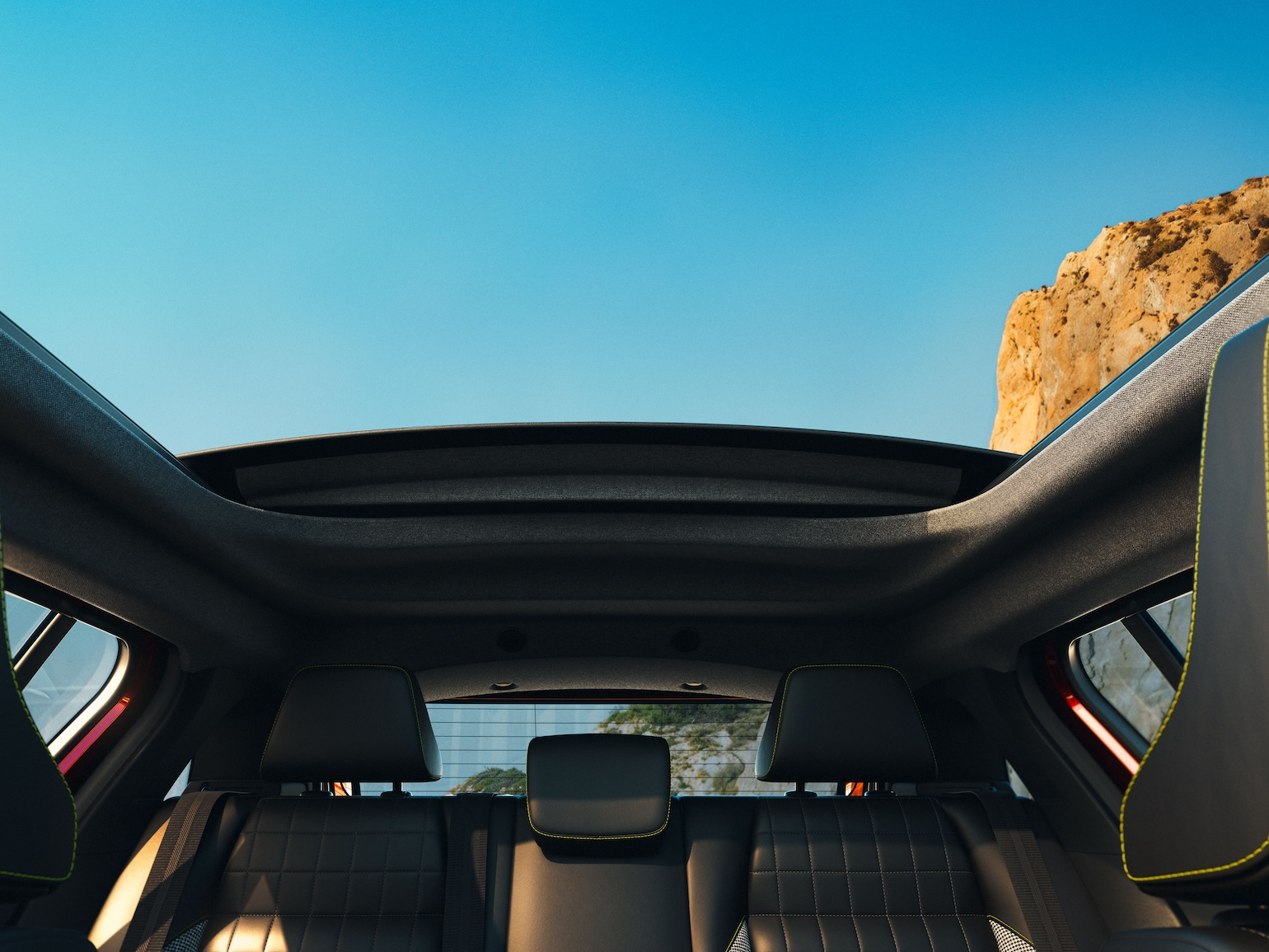 new Renault 4 E-Tech Plein Sud roof