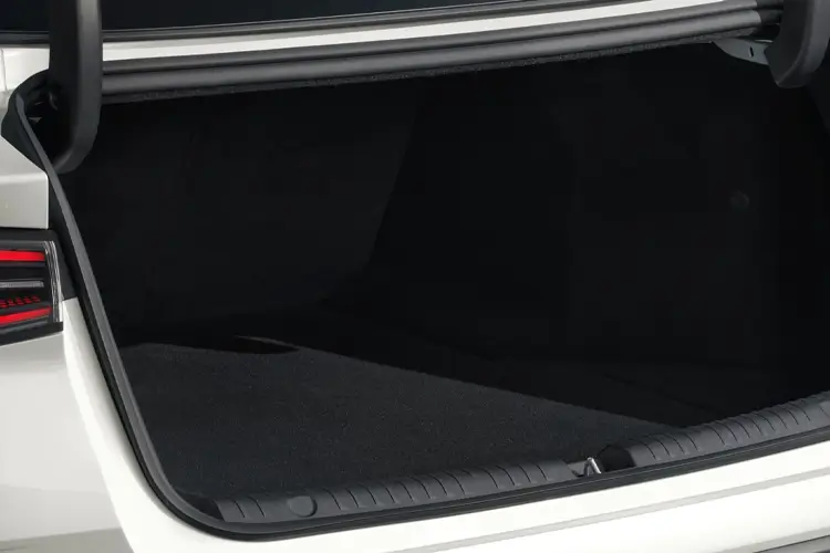 Seal 6 Saloon Detail_view Image