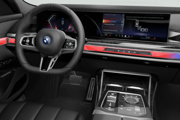 i7 Saloon Inside_view Image